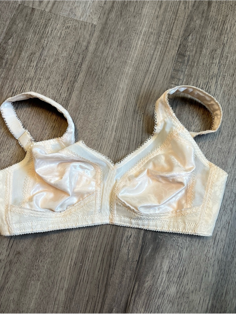 Classic Women's Non-Wired Bra in Ivory Playtex 36B